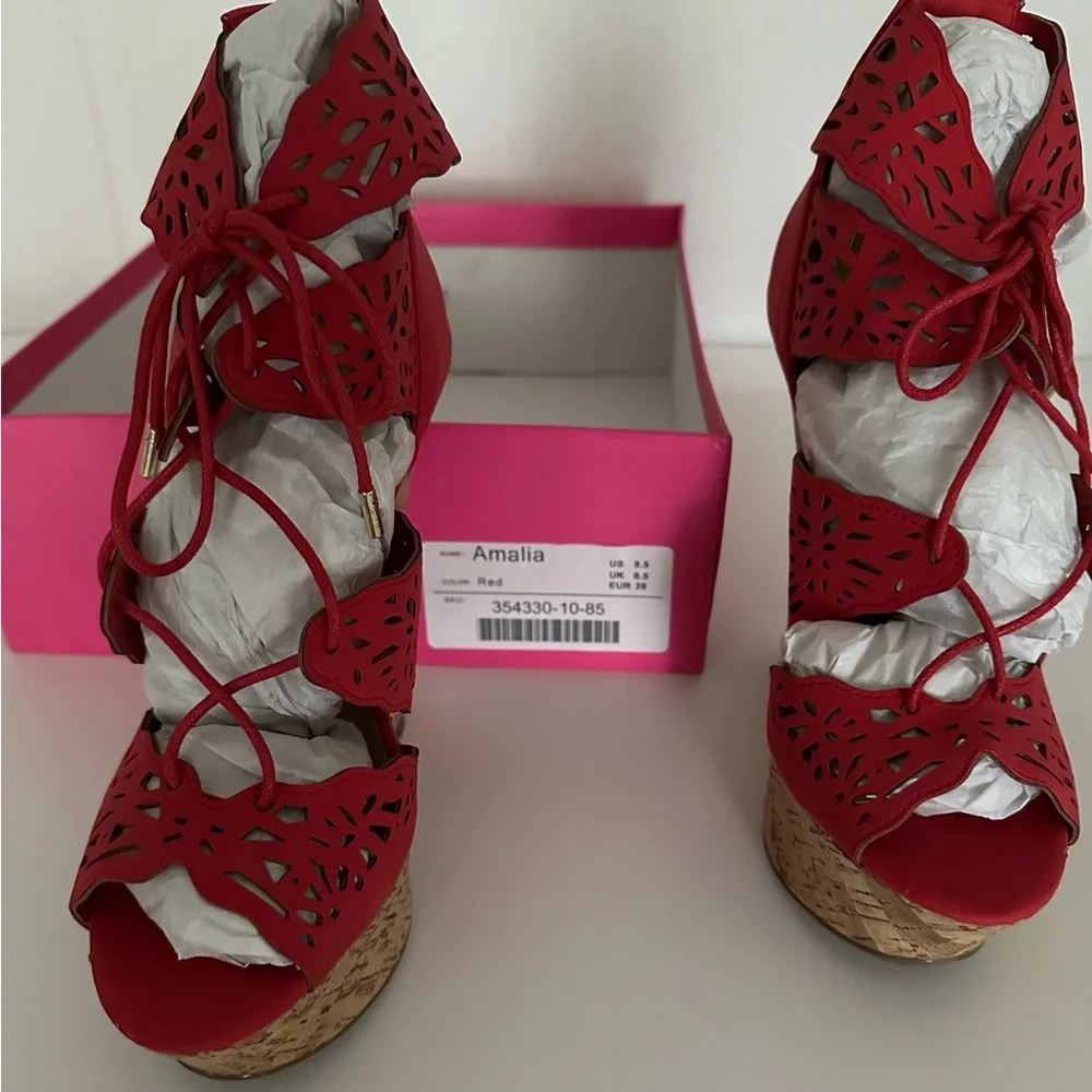 NIB JustFab Red Laser-Cut Cork Wedge Platform Sandals “Amalia” Y2K Size 8.5